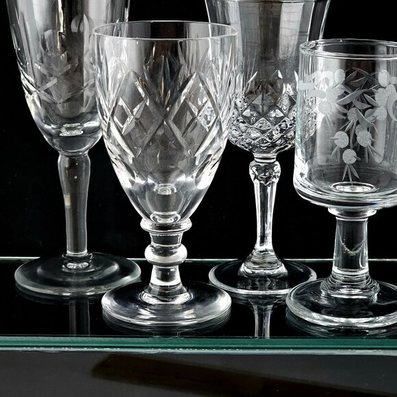 Decorative Cut Glass Liquor Cocktail Cordial Glasses (4) Collection mismatched - Picture 8 of 9